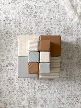 Carregar imagem no visualizador da galeria, Play Cubes Set Of 4 | Smoke
