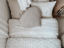 Laden Sie das Bild in den Galerie-Viewer, Crib Blanket | Powder