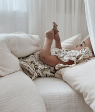 Laden Sie das Bild in den Galerie-Viewer, Crib Blanket | Powder
