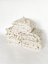 Laden Sie das Bild in den Galerie-Viewer, Crib Blanket | Space
